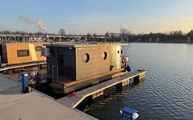 Houseboat Water Boy Apartament Plywajacy Dom Na Wodzie Lodz