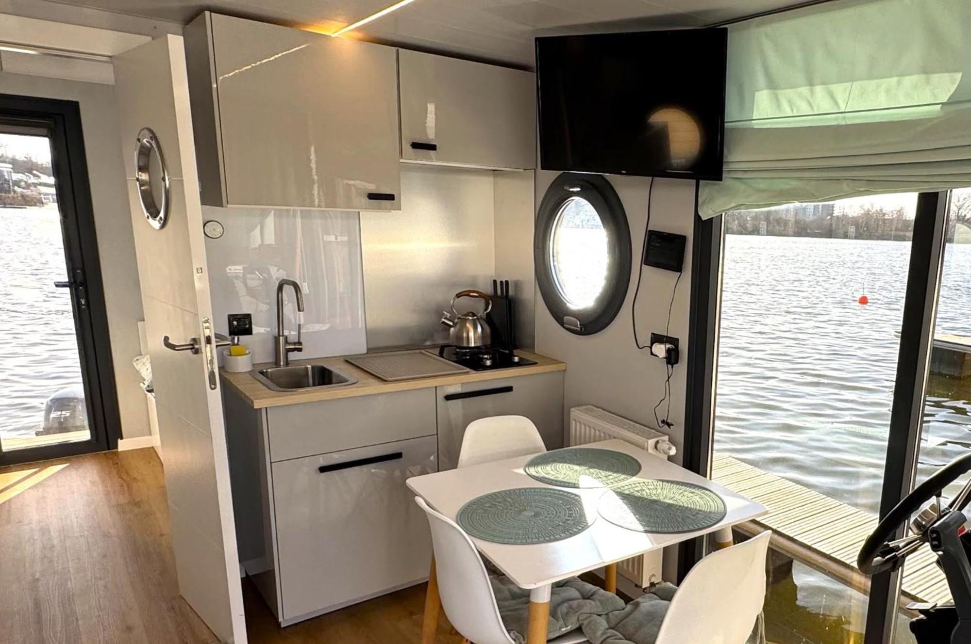 Ferienwohnung Houseboat Water Boy Apartament Plywajacy Dom Na Wodzie Lodz Breslau Exterior foto